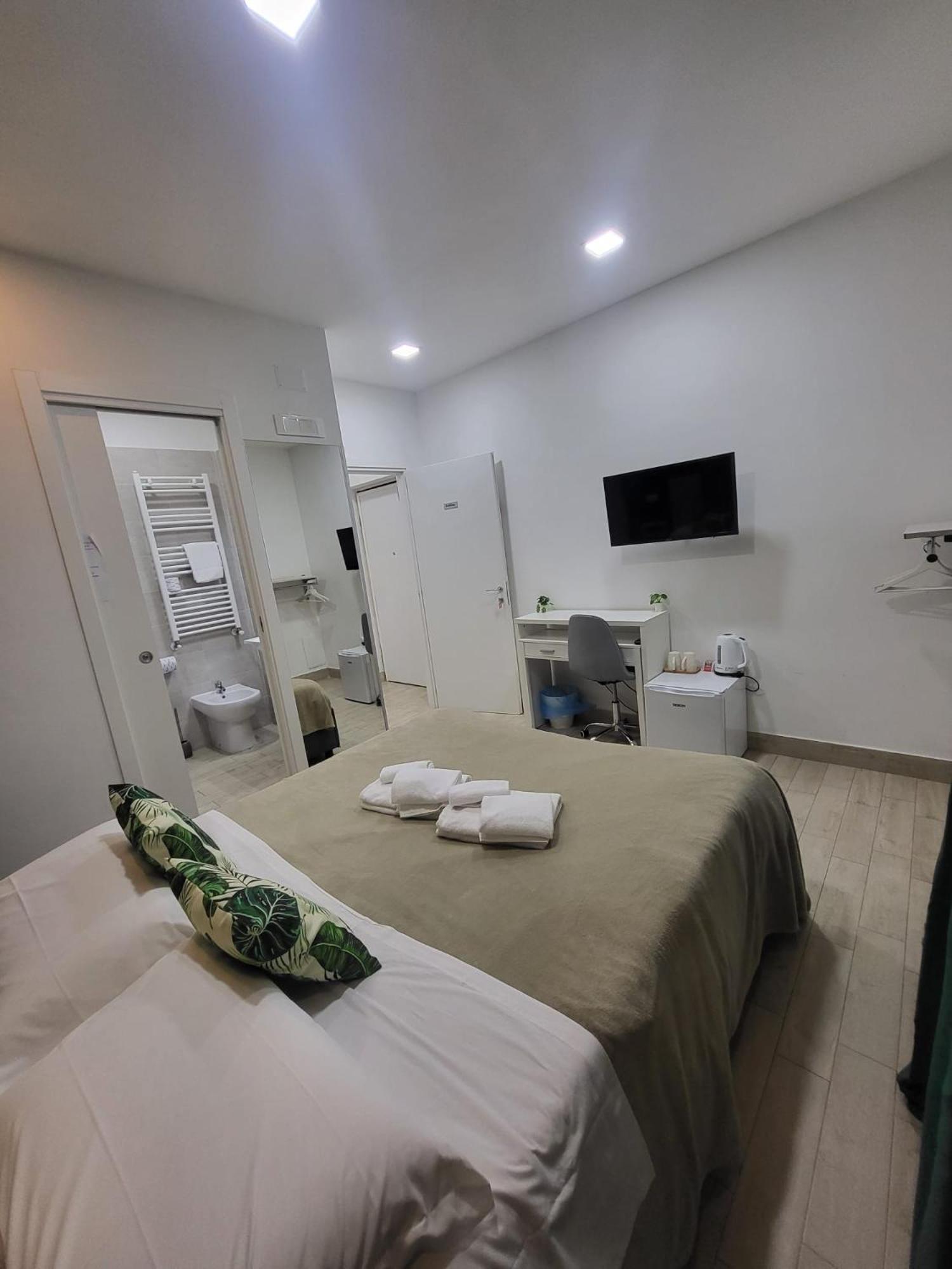 New Era Rooms Неаполь Экстерьер фото
